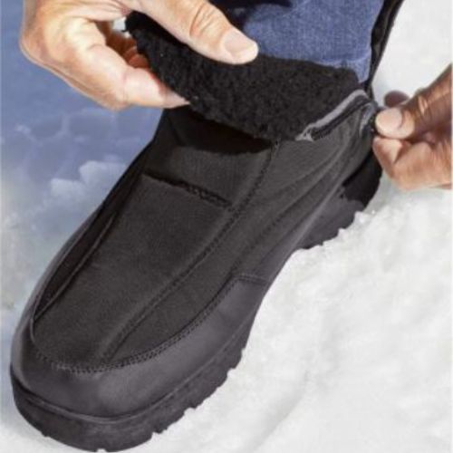schwarze und warme schneeboots mit fleecefutter