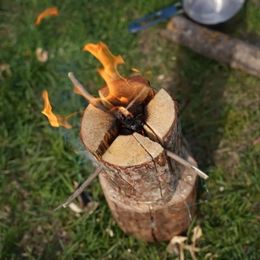 schwedenfeuer aus stammholz und draht